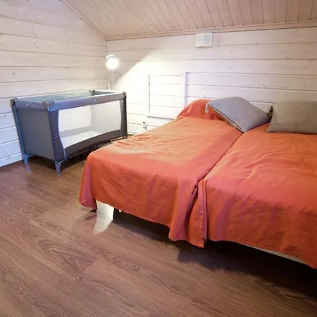Aurinko Saaga 3 Hébergement de vacances *
